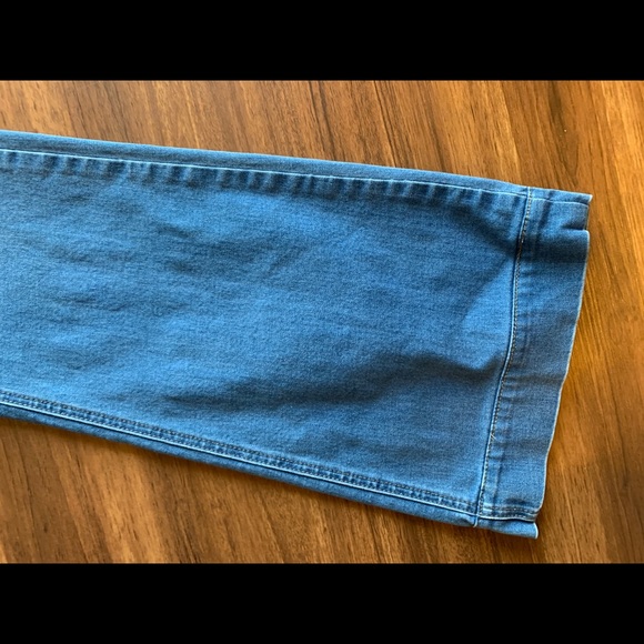 Ultra high waist flare denim - Picture 2 of 4